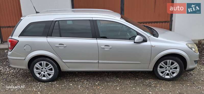 Універсал Opel Astra 2008 в Виноградові