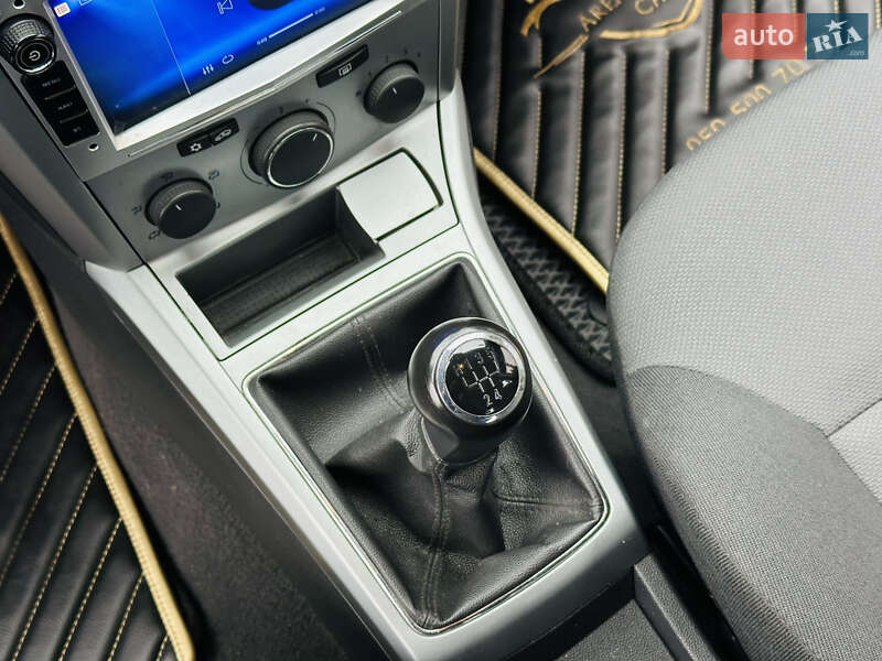 Хетчбек Opel Astra 2012 в Харкові