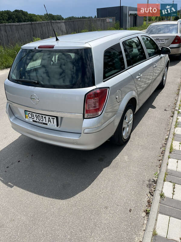 Универсал Opel Astra 2011 в Крюковщине