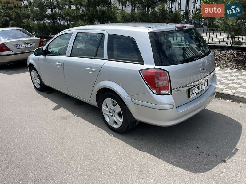 Универсал Opel Astra 2011 в Крюковщине