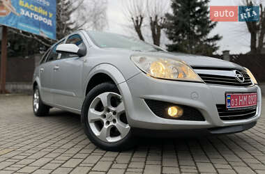 Универсал Opel Astra 2009 в Луцке