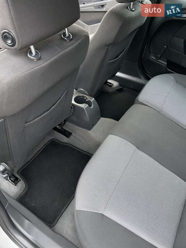 Універсал Opel Astra 2009 в Луцьку