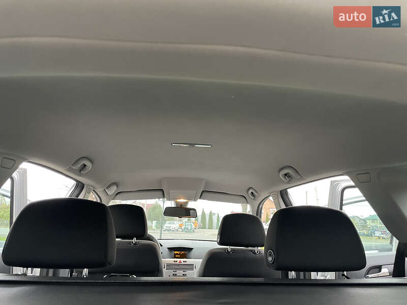 Універсал Opel Astra 2009 в Луцьку