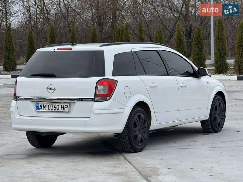Универсал Opel Astra 2009 в Звягеле