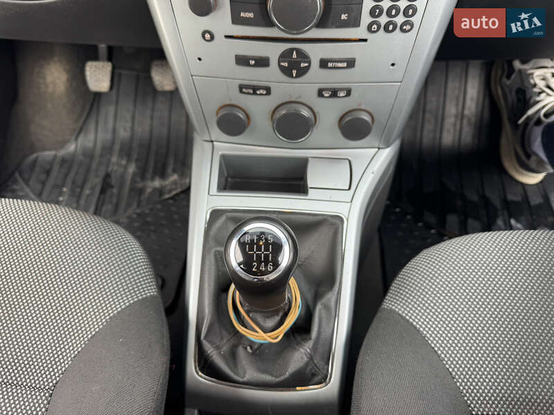 Универсал Opel Astra 2009 в Звягеле