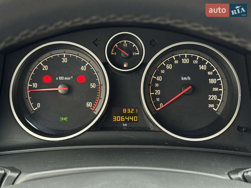 Универсал Opel Astra 2009 в Звягеле