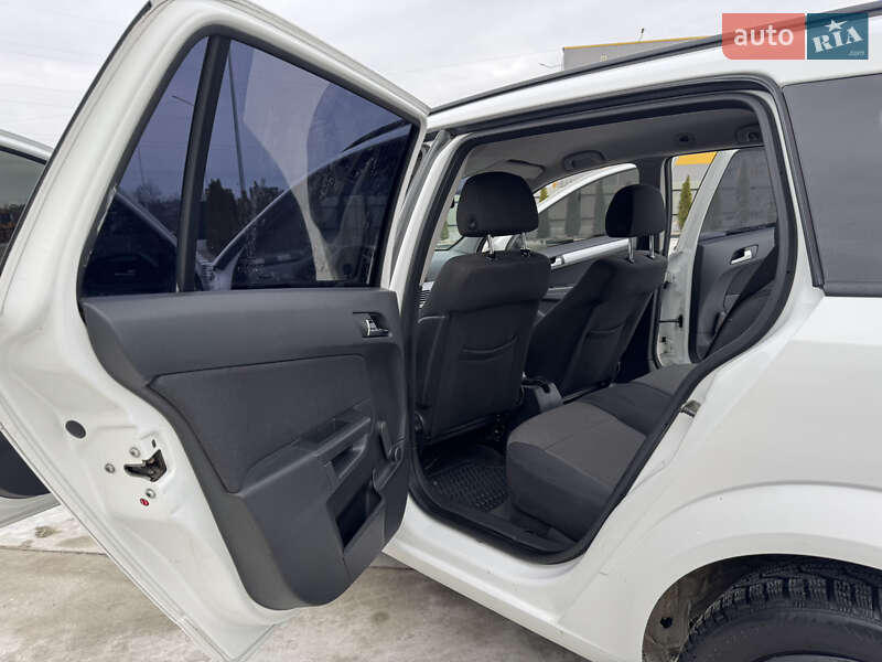 Универсал Opel Astra 2009 в Звягеле