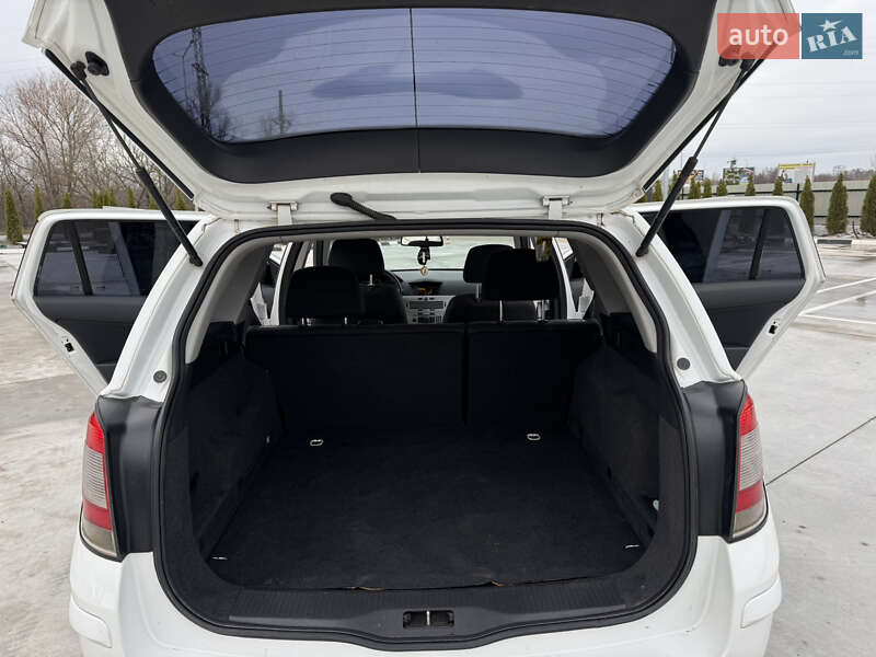 Универсал Opel Astra 2009 в Звягеле