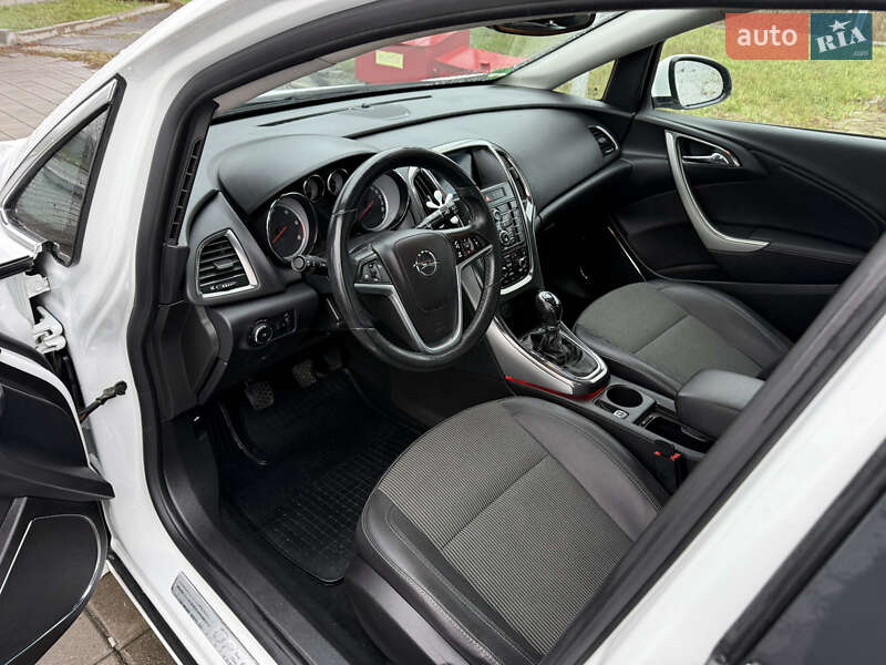 Універсал Opel Astra 2011 в Звенигородці