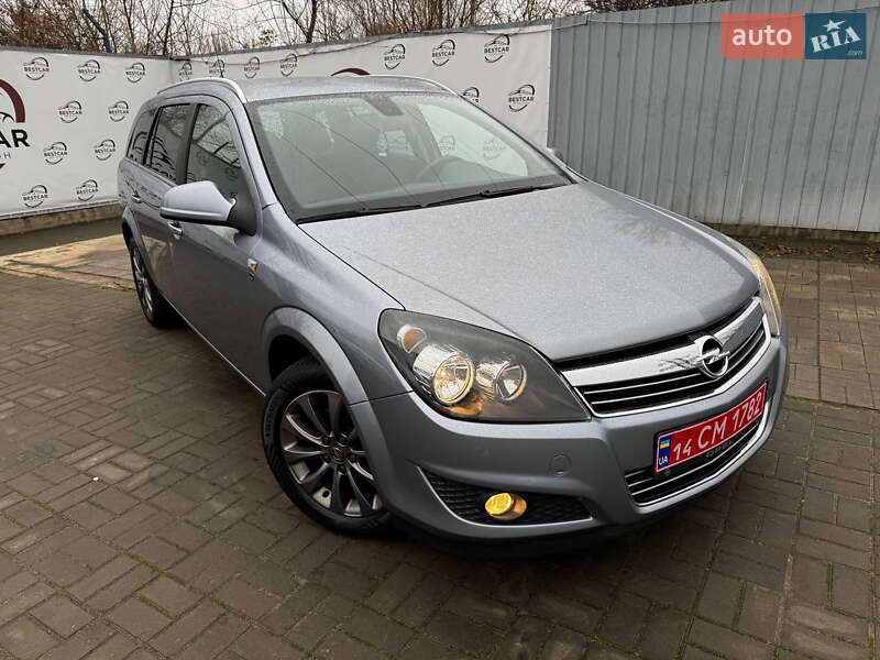 Универсал Opel Astra 2010 в Днепре