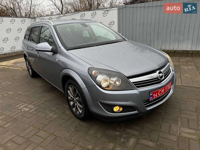 Универсал Opel Astra 2010 в Днепре