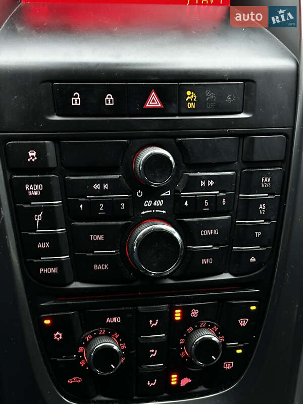 Універсал Opel Astra 2011 в Львові