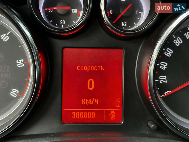 Універсал Opel Astra 2011 в Львові