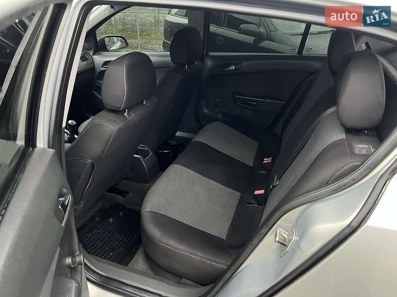 Хетчбек Opel Astra 2007 в Шептицькому
