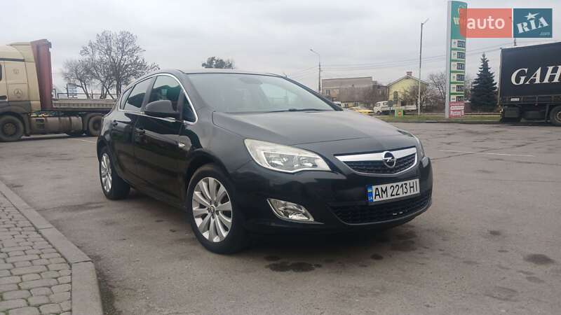 Opel Astra 2011