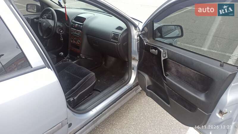 Седан Opel Astra 2000 в Броварах