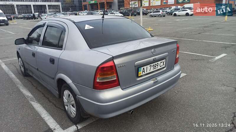 Седан Opel Astra 2000 в Броварах