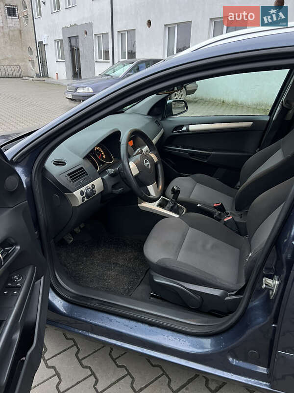 Універсал Opel Astra 2008 в Луцьку