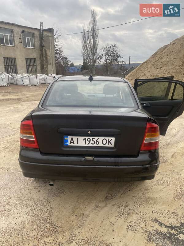 Седан Opel Astra 2005 в Березівці
