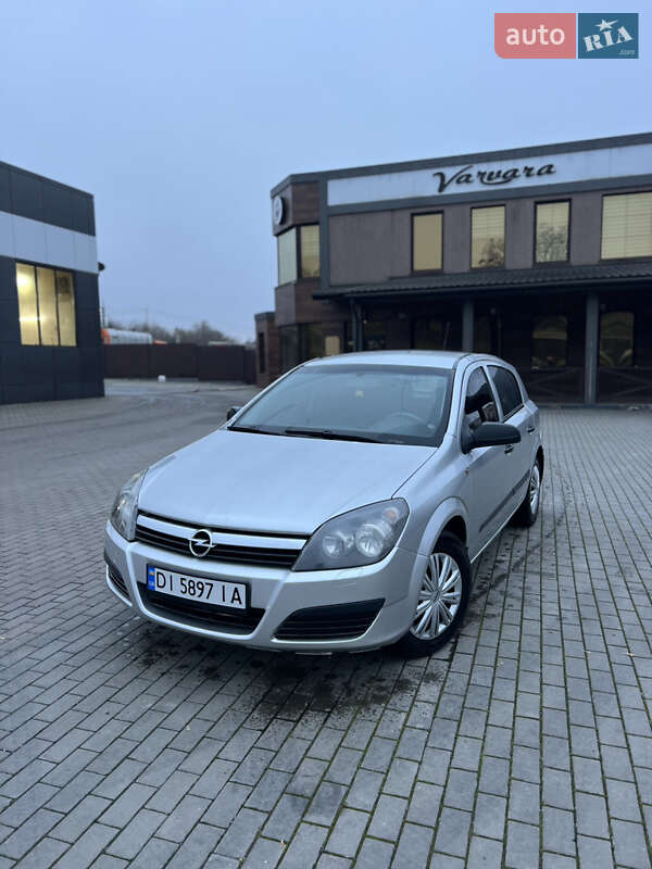 Хэтчбек Opel Astra 2006 в Ровно