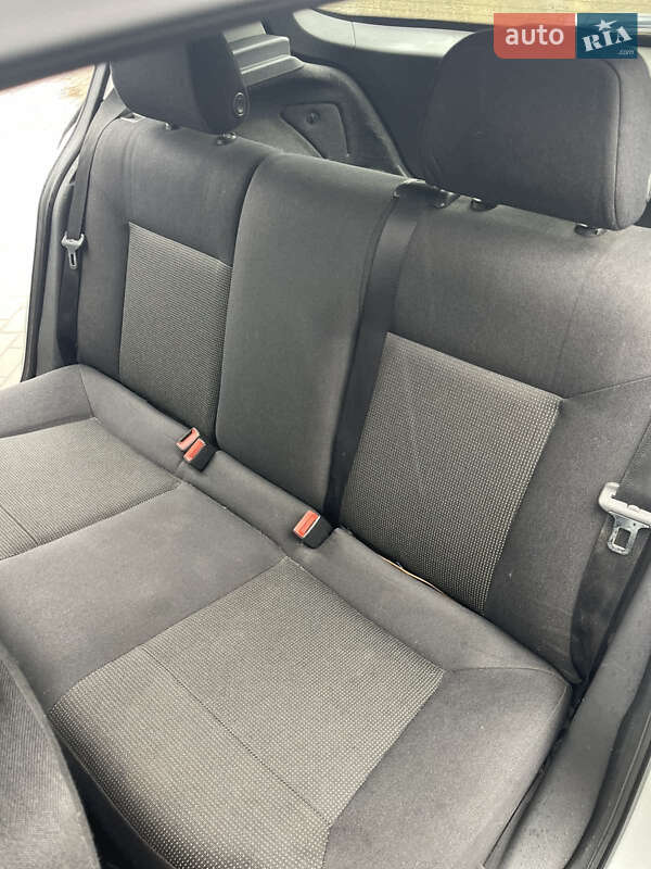 Хэтчбек Opel Astra 2006 в Ровно