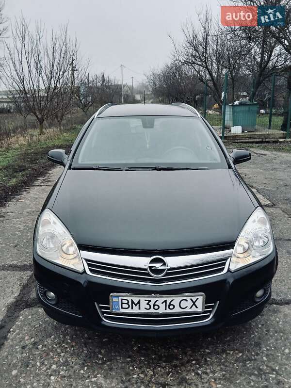 Универсал Opel Astra 2008 в Ромнах