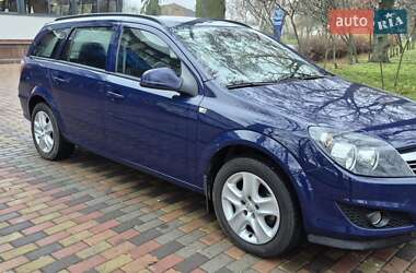 Универсал Opel Astra 2013 в Киеве