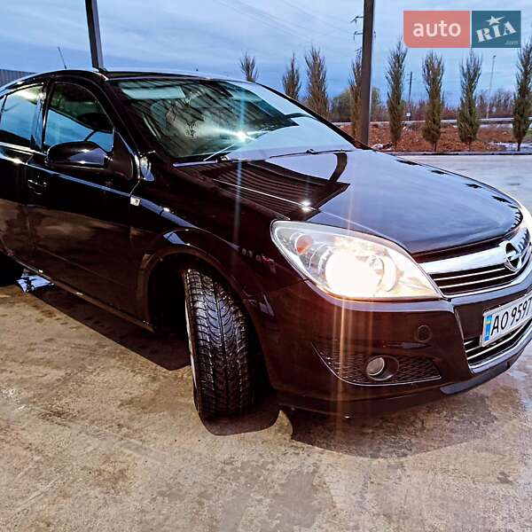 Хетчбек Opel Astra 2009 в Ужгороді