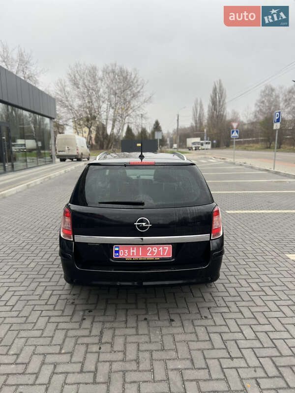 Универсал Opel Astra 2010 в Луцке