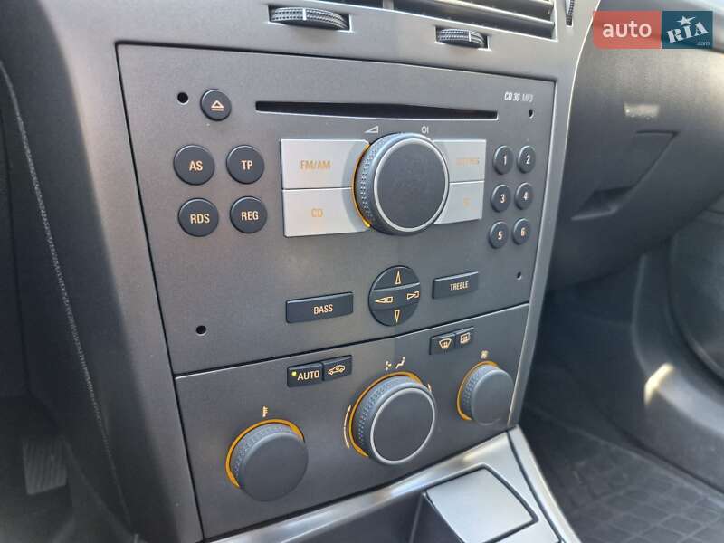 Универсал Opel Astra 2006 в Сумах