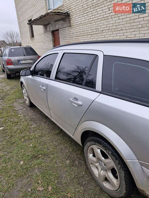 Универсал Opel Astra 2004 в Маневичах