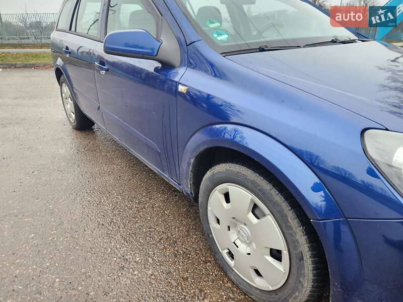 Универсал Opel Astra 2006 в Полтаве