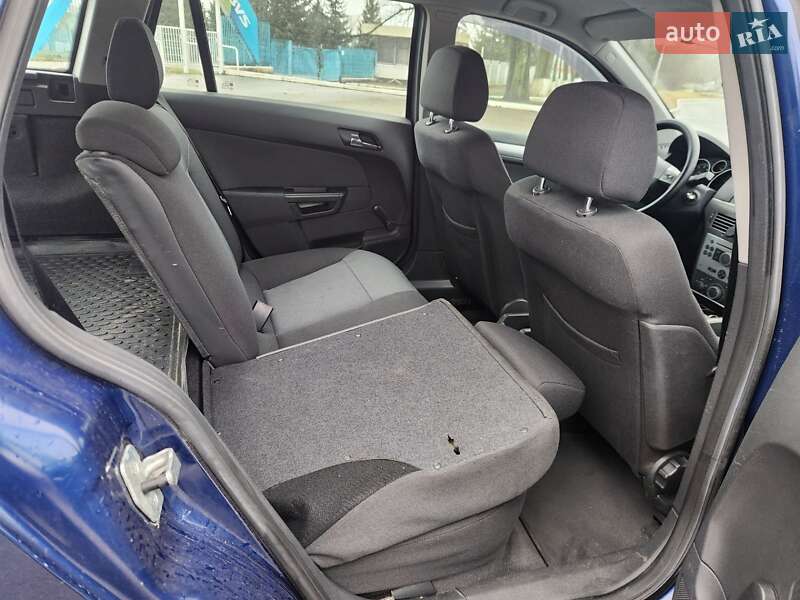 Универсал Opel Astra 2006 в Полтаве