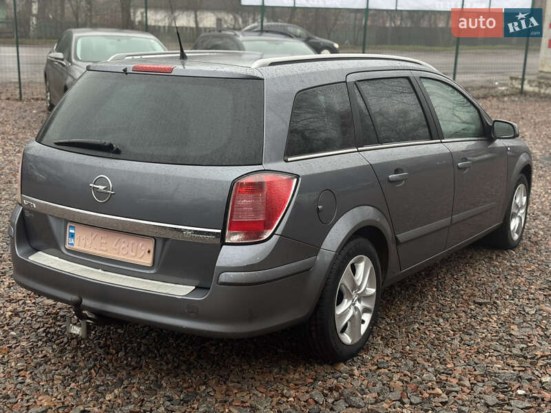 Універсал Opel Astra 2006 в Лубнах