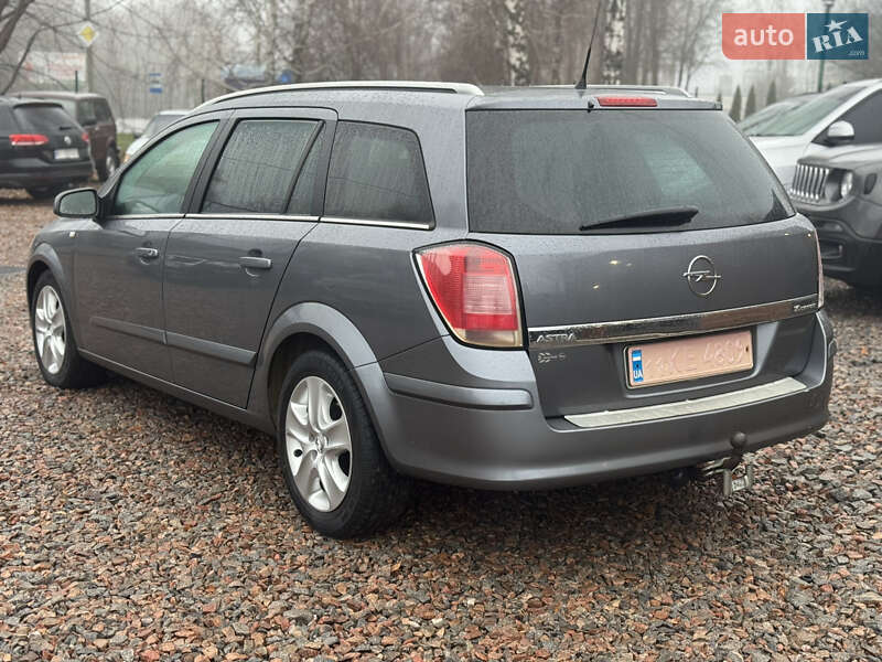 Універсал Opel Astra 2006 в Лубнах