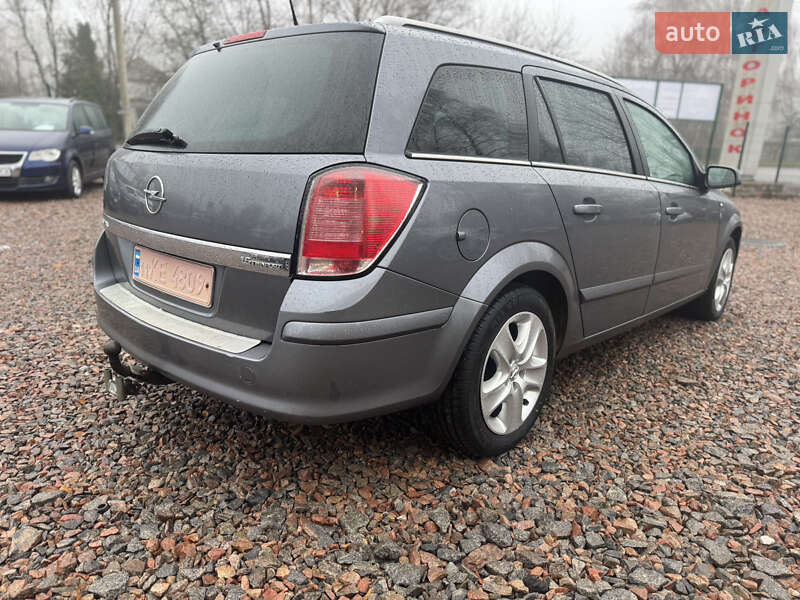 Універсал Opel Astra 2006 в Лубнах