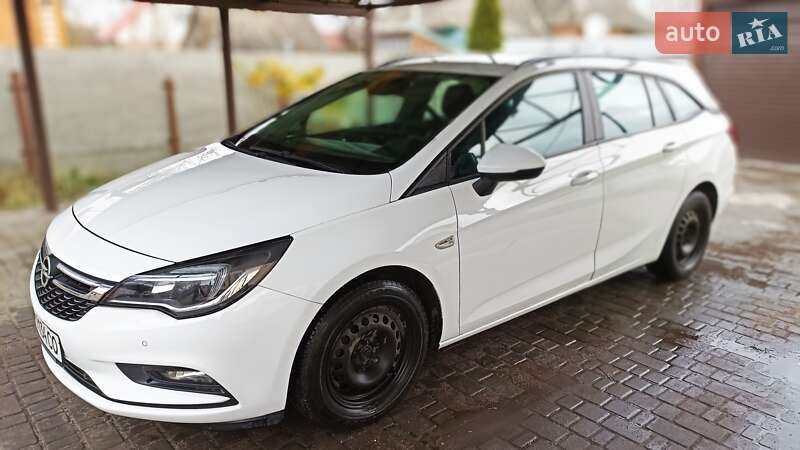 Универсал Opel Astra 2017 в Ахтырке