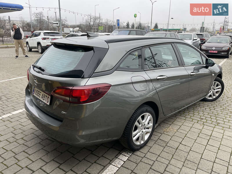 Універсал Opel Astra 2017 в Львові