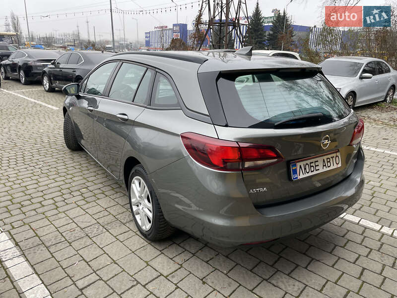 Універсал Opel Astra 2017 в Львові