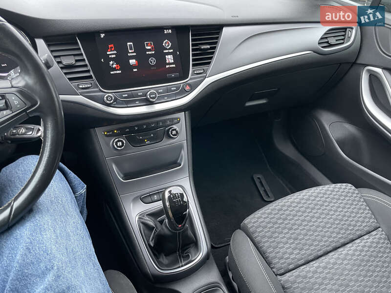Універсал Opel Astra 2017 в Львові