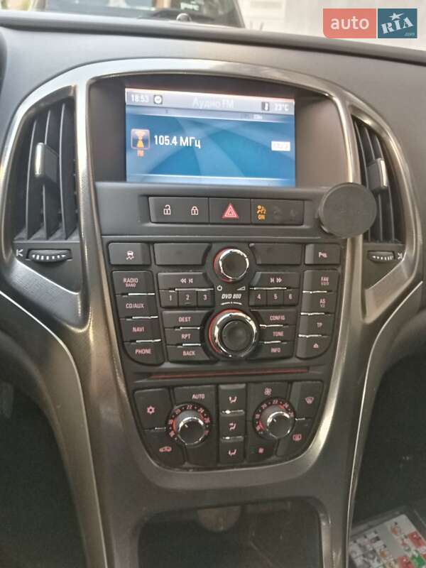 Универсал Opel Astra 2011 в Черновцах