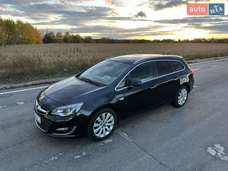 Універсал Opel Astra 2013 в Житомирі