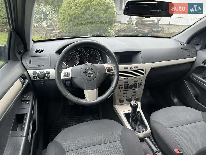 Універсал Opel Astra 2007 в Івано-Франківську