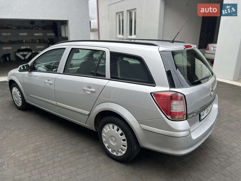 Універсал Opel Astra 2007 в Івано-Франківську