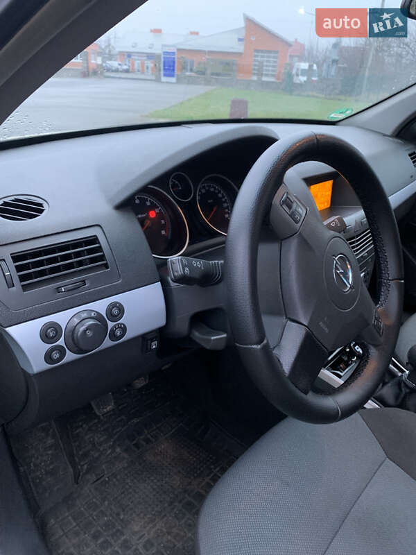 Хэтчбек Opel Astra 2004 в Виннице