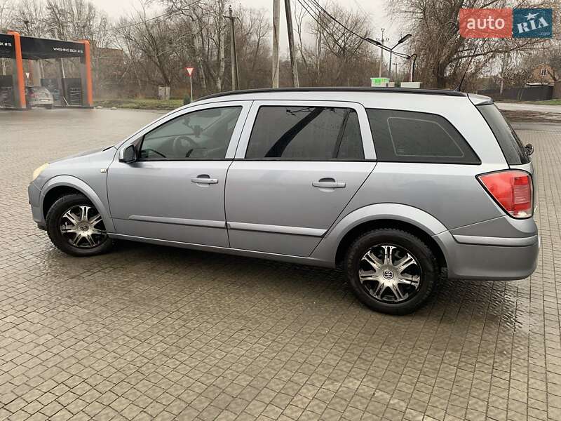 Універсал Opel Astra 2006 в Полтаві