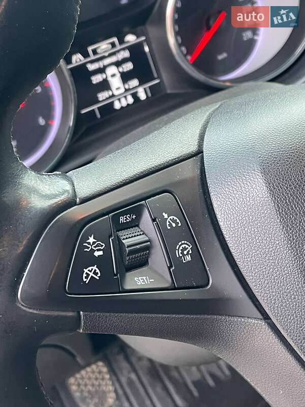 Универсал Opel Astra 2019 в Лановцах