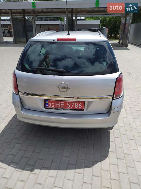 Універсал Opel Astra 2005 в Самборі