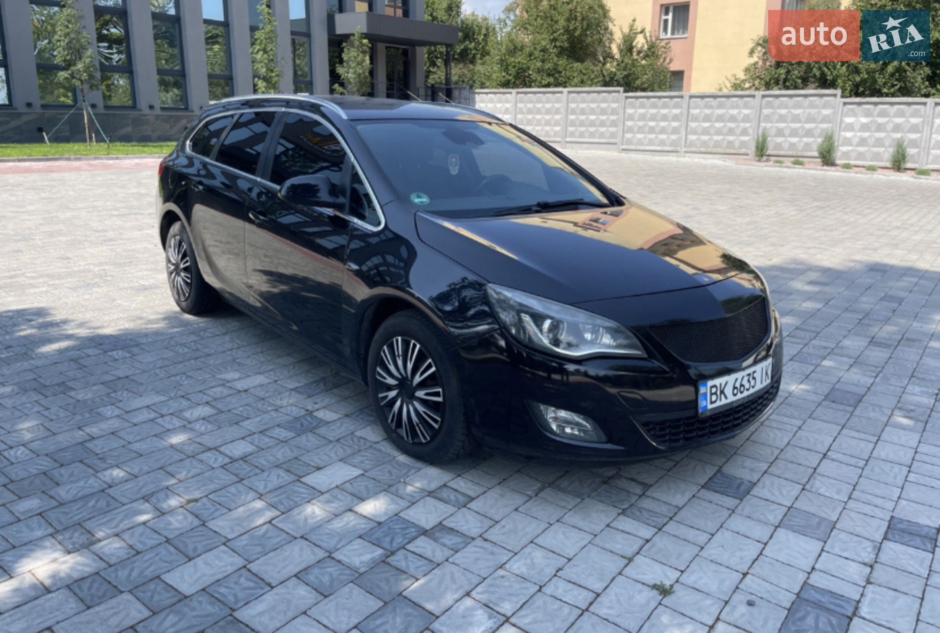2011 Opel Astra - фото 1