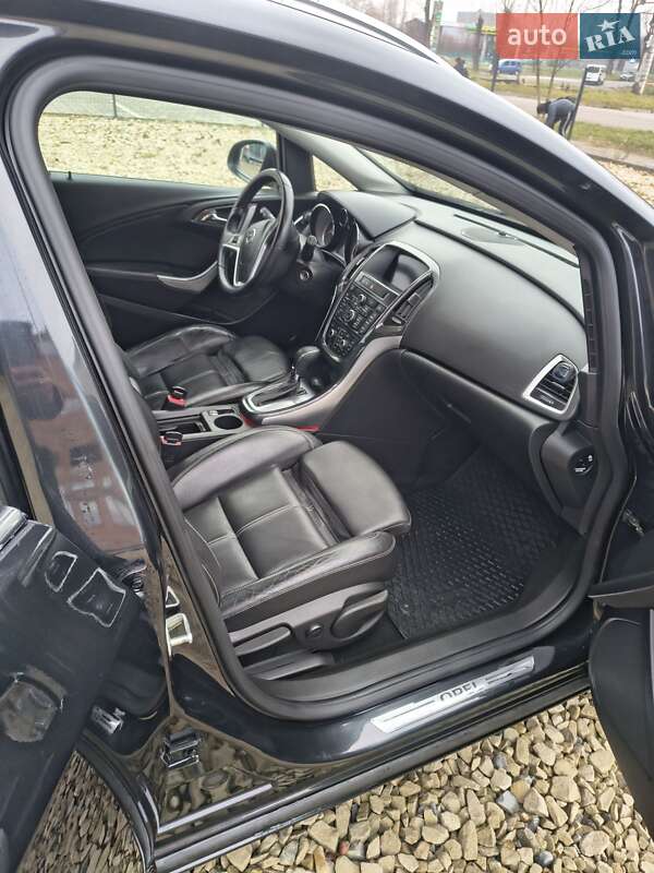 Універсал Opel Astra 2012 в Калуші